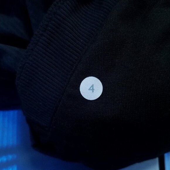 Lululemon Dance Studio Women's 4 XS Crop Black Capri Short Striped Ruffle Pants - Picture 11 of 14